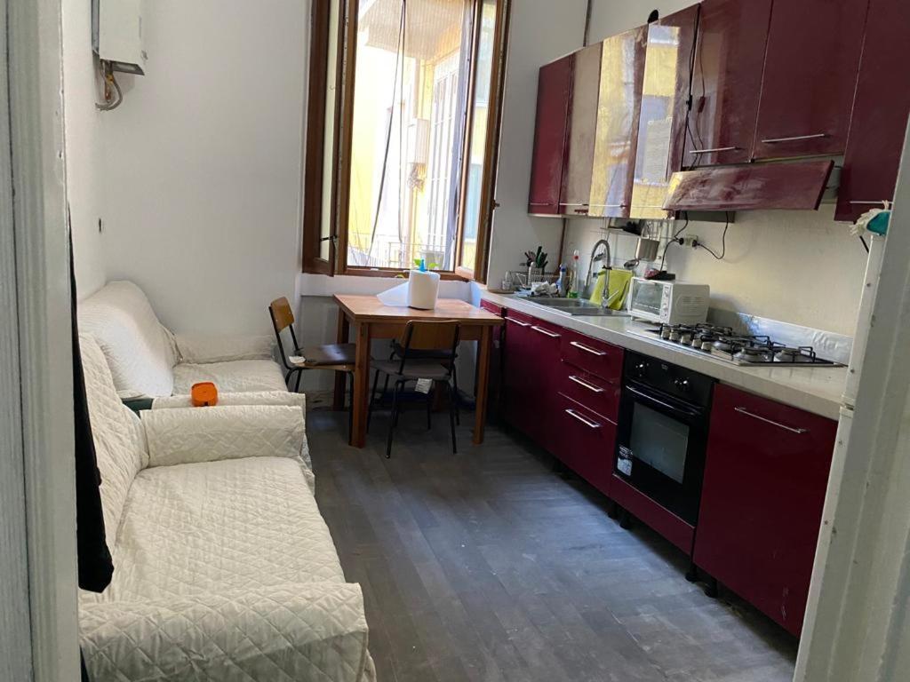 A Room In A Beautiful Apartment In The City Center Mediolan Zewnętrze zdjęcie